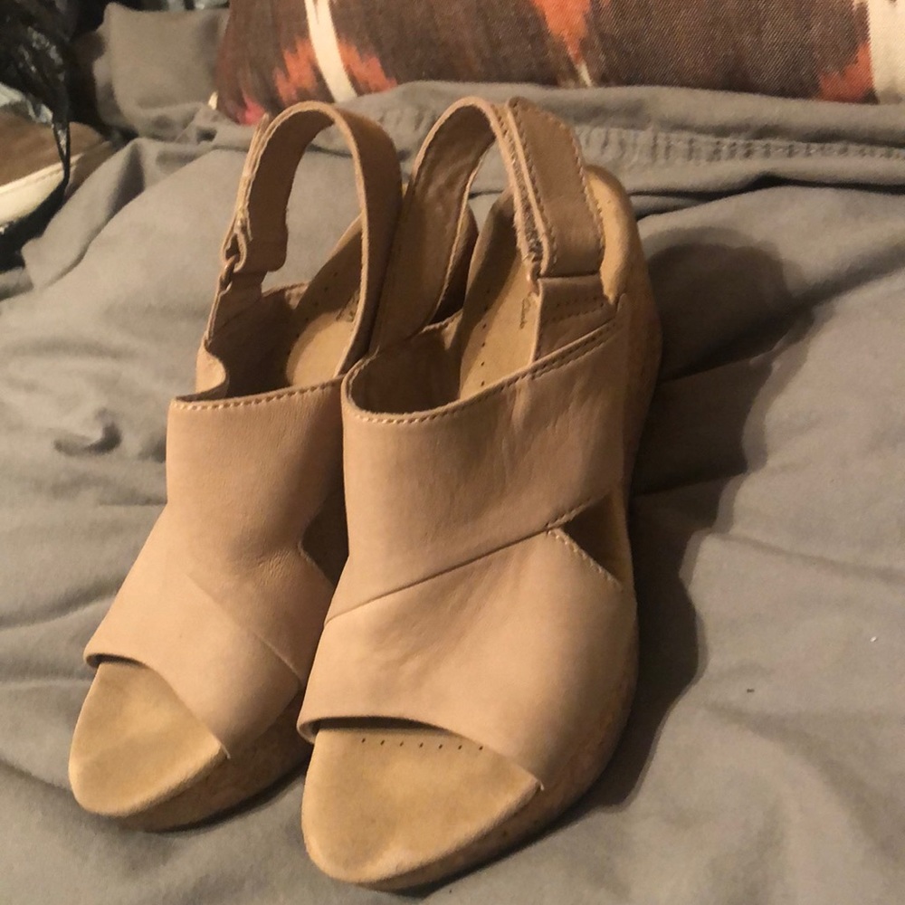 Annadel Eirwyn Wedge Sandal
CLARKS®